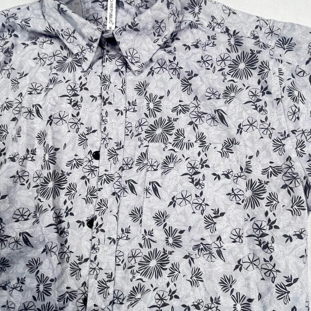 Banana Republic Mens Small Gray Floral Short Sleeve Button-Up Shirt Cotton Blend